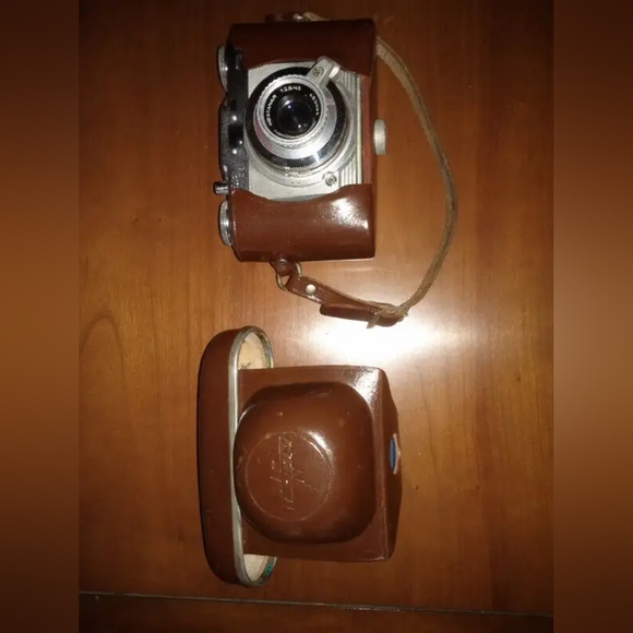 Vintage 35mm Film Camera. - Picture 3 of 10